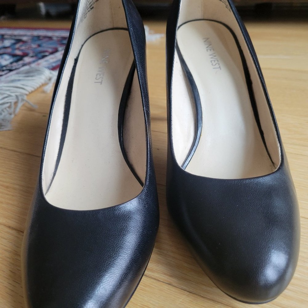 Nine West Black Pumps - Picture 6 of 6
